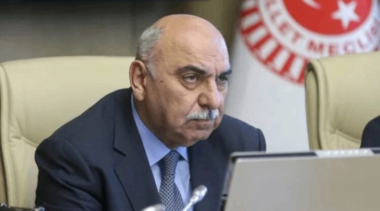 “Tayyip ağabeyin ayakkabısını yalamak lazım” diyen Yediyıldız özür diledi