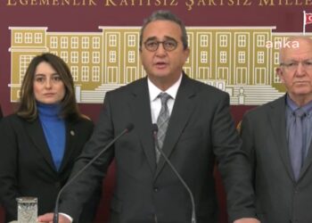 CHP: Başörtüsü teklifine Genel Kurul’da destek vermeyiz
