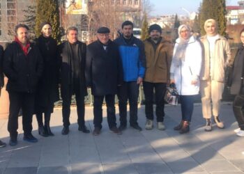 CHP, Erzurum’da Kur’an-ı Kerim dağıttı