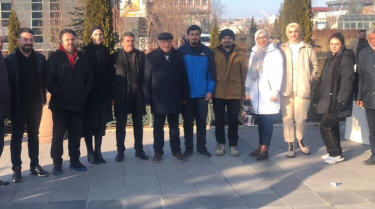 CHP, Erzurum’da Kur’an-ı Kerim dağıttı