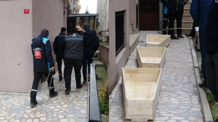 İstanbul’da anne ve 2 çocuğu ölü bulundu