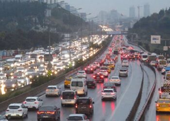 İstanbul’da trafik yoğunluğu yüzde 90’a ulaştı
