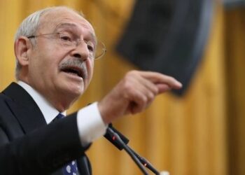 Kılıçdaroğlu ateş püskürdü: Be şerefsizler, sizin önünüzde diz çöküp yaşamaktansa ayakta ölmeyi tercih ederim!