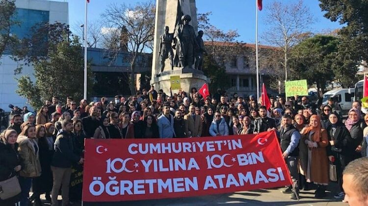 Atama bekleyen öğretmenler Beşiktaş’ta eylem yaptı