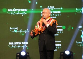 Kılıçdaroğlu, “Siyasetçilerin dönüp kendilerini sorgulamaları lazım”