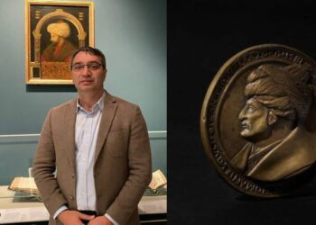 İBB, Ferrara imzalı Fatih madalyonunu satın aldı