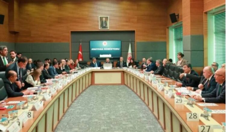 CHP ve İYİ Parti’den ortak anayasa değişikliği önergesi