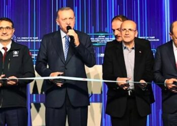 Bu fotoğraf sonrası Erdoğan’ı kızdıracak sözler: ‘Büyük tsunami geliyor!’