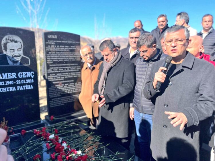 CHP’den Kamer Genç’in mezarı başında anma