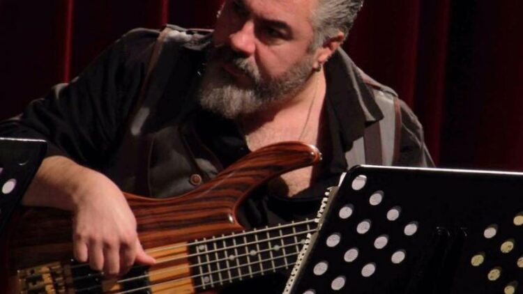 Müzisyen Hakan Yelbiz hayatını kaybetti