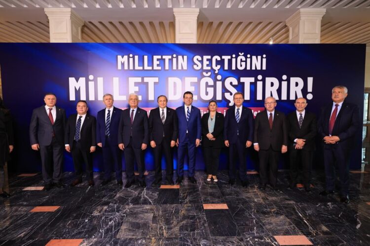 CHP’li başkanlar ‘Haysiyet Duvarı’nda bir araya geldi: ‘Başaramayacaklar’