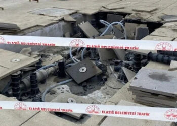 AKP’li belediyenin 11 gün önce açtığı meydan çöktü