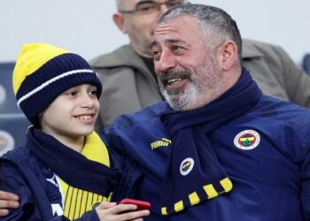 Cem Yılmaz’dan derbi fotoğrafına yapılan yorumlara esprili yanıt