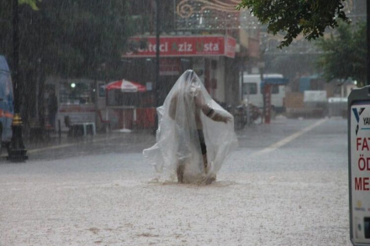 Meteoroloji’den tüm yurda uyarı: Dışarı çıkarken hazırlıklı olun!