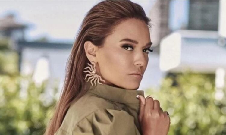 Demet Akalın’dan kendisine tepki gösteren yurttaşa ‘edepsiz’ yanıtı