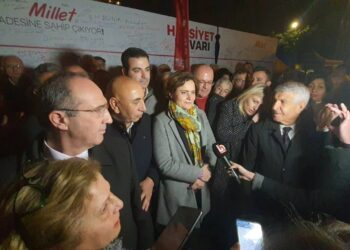 Kaftancıoğlu Demokrasi Nöbeti’nde