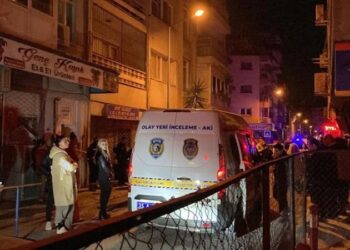 İzmir’de dehşet! Boğazından bıçaklayarak öldürdü