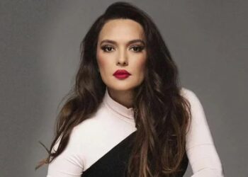 Eski vokalistinden Demet Akalın’a ağır sözler! Kariyerimi dibe sürükledi’