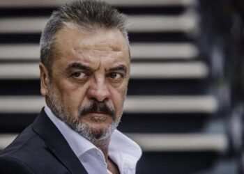 Ünlü oyuncu trafik kazası geçirdi!