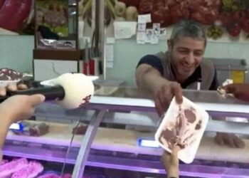 Habertürk’te ‘karne hediyesi et’ haberini yapan muhabirin görevine son verildi