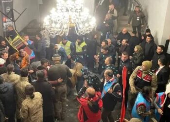 Sarıkamış’ta otel tavanı çöktü… Yaralılar var