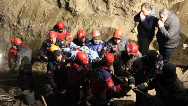 Kuyuya düşen baba ve oğlunun ölümüne ilişkin 2 tutuklama