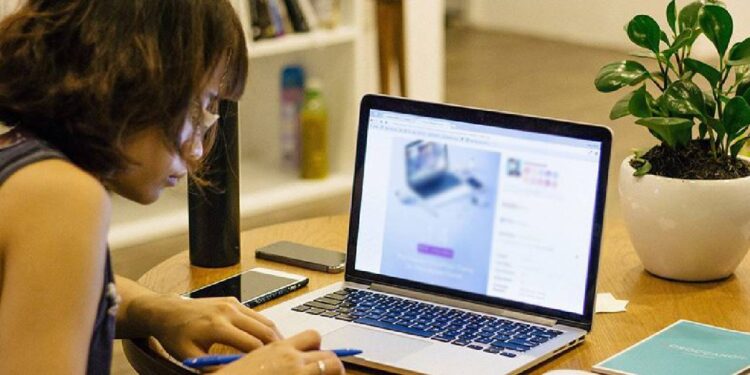 Ofis çalışanlarının en verimsiz olduğu saat belli oldu