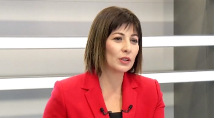 Özlem Akarsu Çelik Halk TV’den neden istifa ettiğini açıkladı