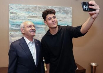 Kılıçdaroğlu kendisini protesto eden lise öğrencisiyle görüştü