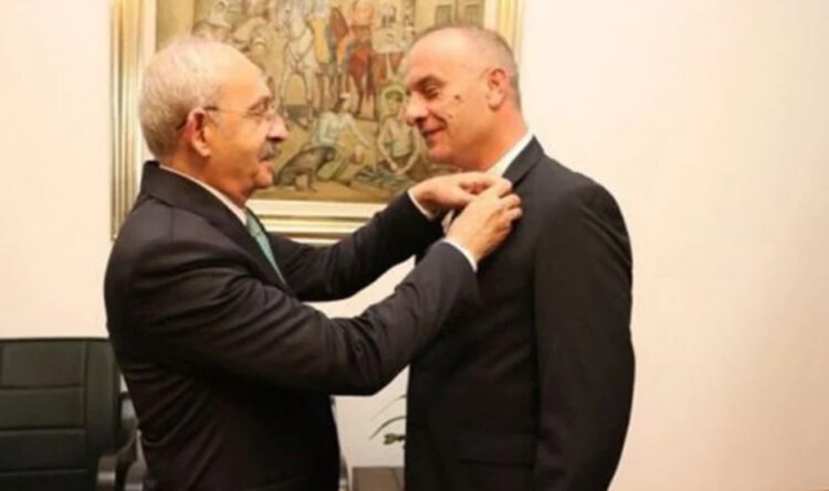 MHP’den istifa eden isim CHP’ye geçti