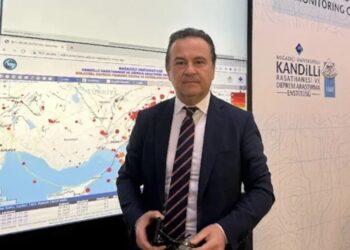 Kandilli Rasathanesi Müdürü: Depremden sonra fay 3 metre hareket etti