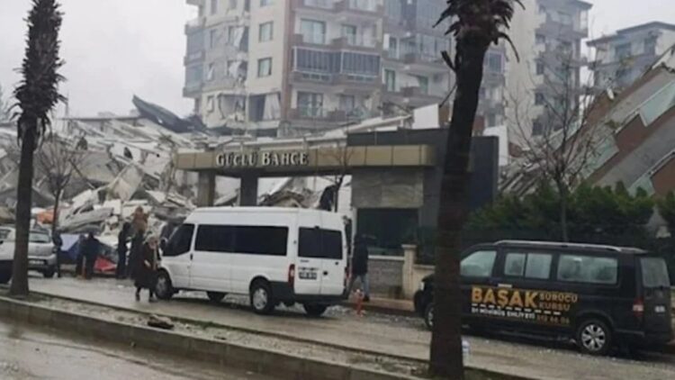 Hatay’da yaptığı site yerle bir olan müteahhit: Bana bunu soramazsınız