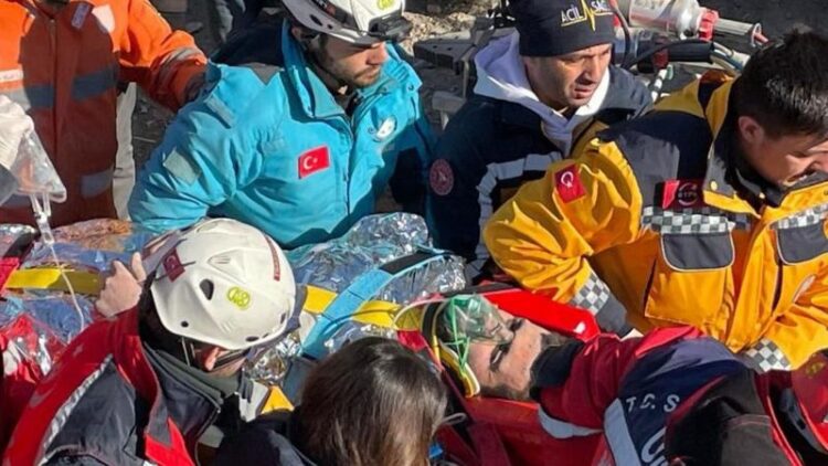 Depremin 9’uncu gününde enkazdan sağ kurtarıldılar