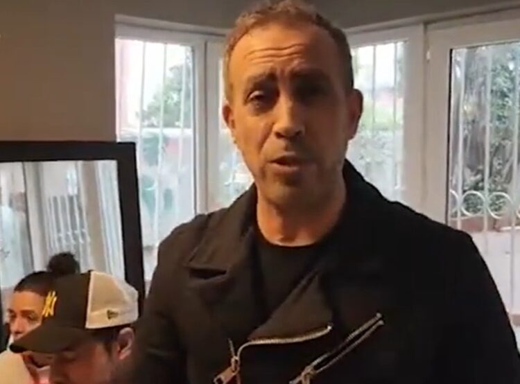 Haluk Levent sanatçılarla acil ihtiyaçlar için toplandı