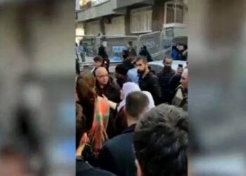 Diyarbakır’a giden Bakan Bozdağ ve AKP’li Eronat yuhalandı