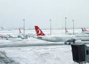 Sabiha Gökçen’de uçuşlara kar engeli