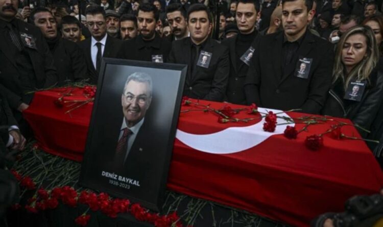 Deniz Baykal son yolculuğuna uğurlandı…