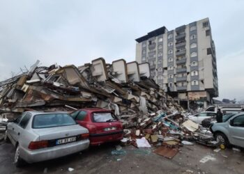 Çin’den ilk kurtarma ekibi Türkiye’ye doğru yola çıktı