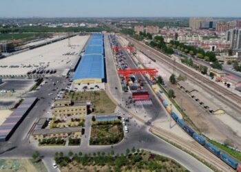 Çin’in kuzeyindeki Lanfang’da ilk Çin-Avrupa yük treni hizmete girdi