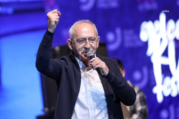 Bir Diktatörü Yolcu Etmeye Hazır Mısınız?