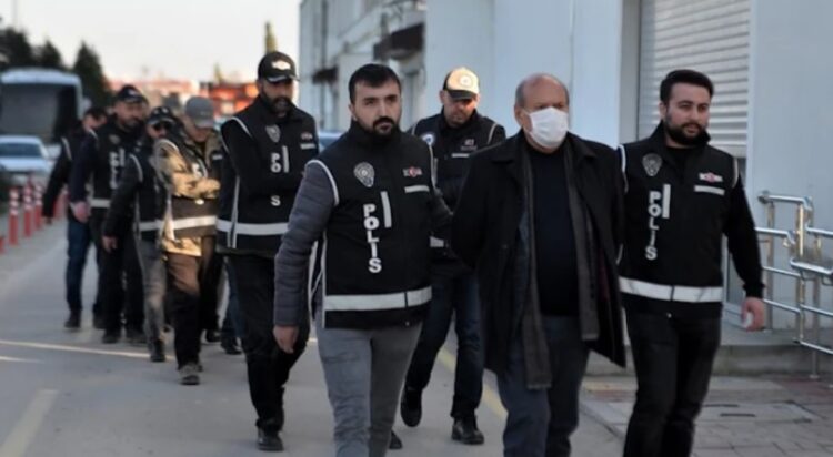 Adana’da yıkılan binalarla ilgili 15 gözaltı