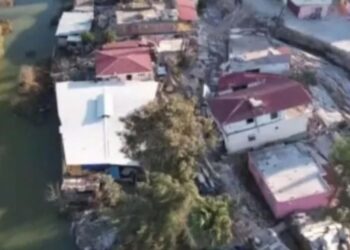 Hatay’da fay hattının geçtiği köy ikiye bölündü