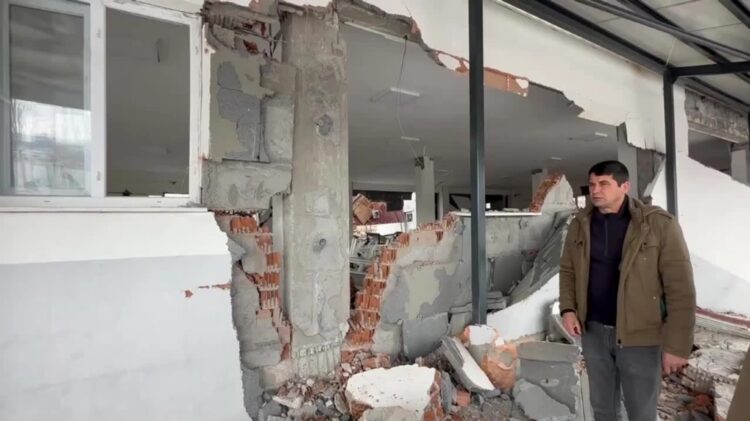 Veli Ağbaba, fay hattı üzerindeki Cemevini inceledi