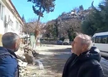 Depremzede: ‘Hiç kurtarma ekibi gelmedi, biz kurtarmaları kendimiz yaptık’