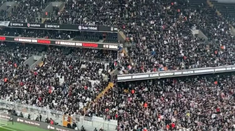 İnönü Stadı’nda ‘Hükümet istifa’ sesleri