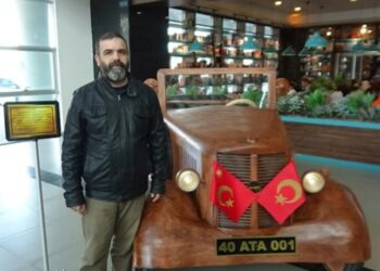 Atatürk’ün 1934 yılında kullandığı otomobilin ahşap versiyonunu yaptı