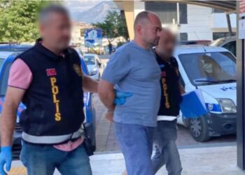 Antalya’da bir şahıs çocuklarını öldürdü