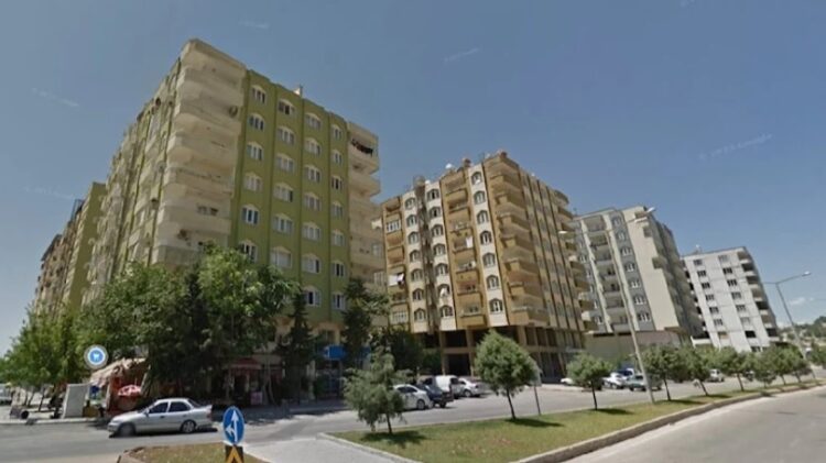 Kahramanmaraş’ta 8 bloklu sitenin tamamı yıkıldı