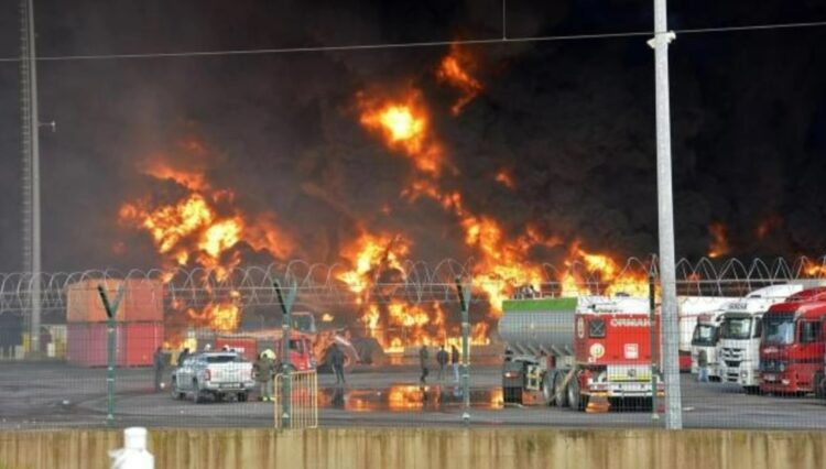 MSB açıkladı: İskenderun Limanı’ndaki yangın söndürüldü
