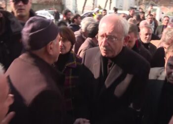 Diyarbakırlı depremzeden Kılıçdaroğlu’na: “Enkaz devralacaksınız ama biz küllerimizden doğacağız”